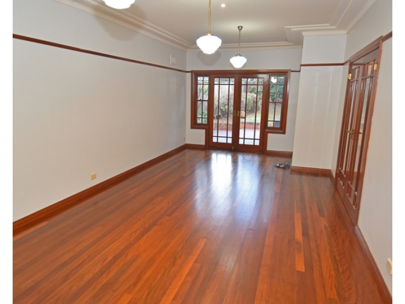 11 Burrell Street, Beverly Hills NSW 2209