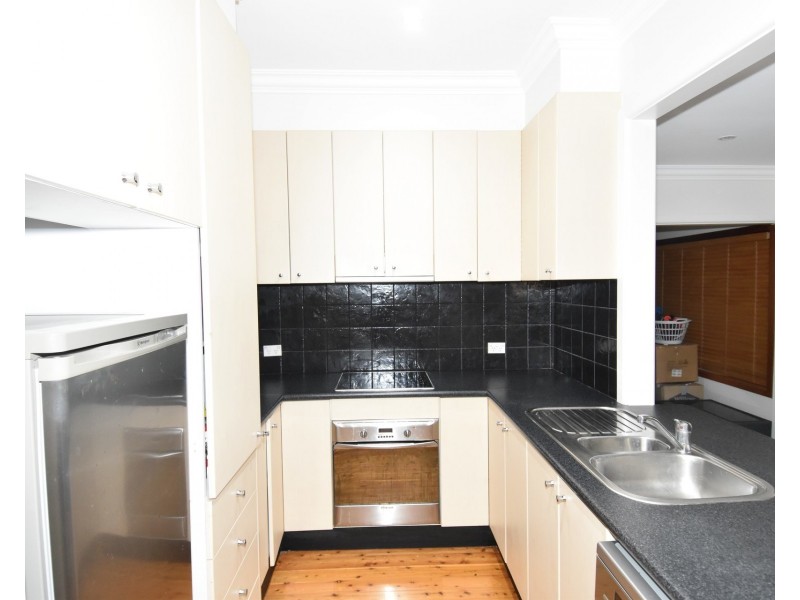 61 The Grand Parade, Sutherland NSW 2232