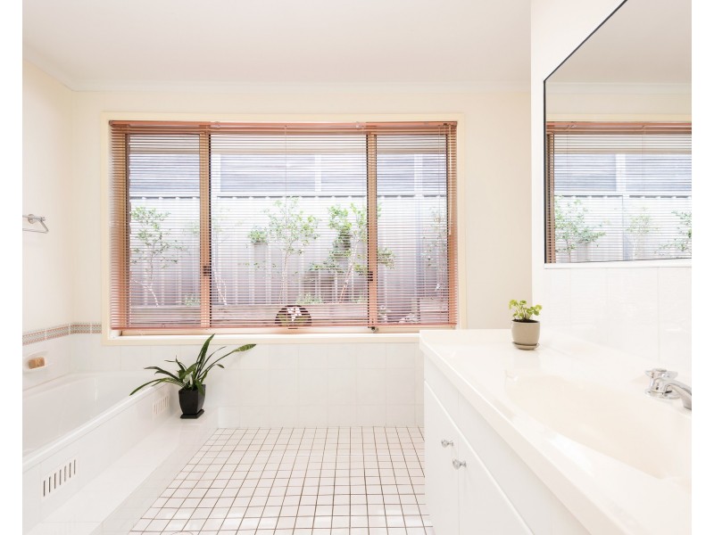 11 Binya Place, Como NSW 2226