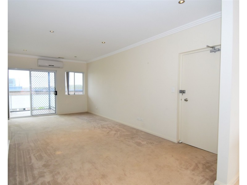 20/20-24 Walker Street, Helensburgh NSW 2508