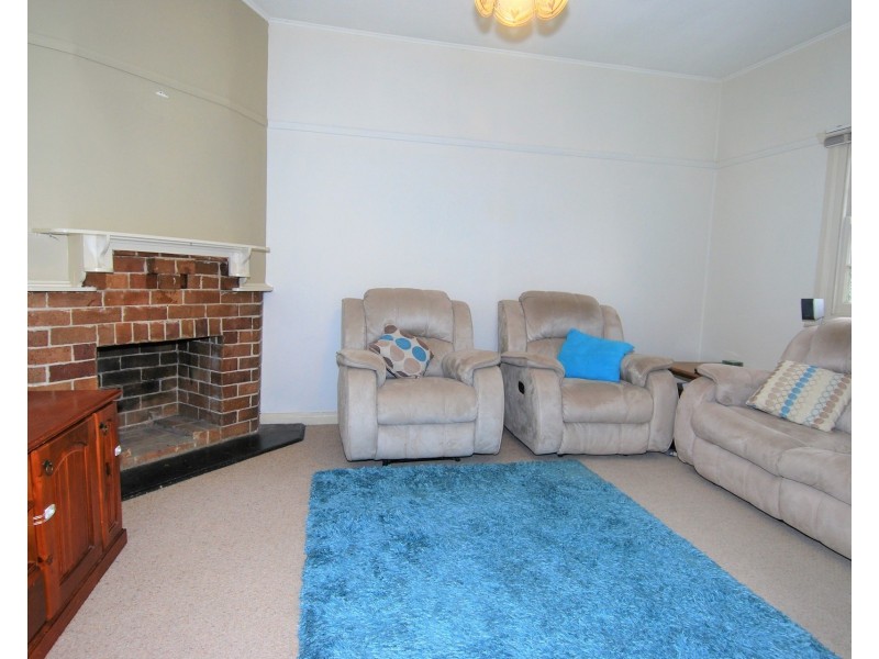 8 Auburn Street, Sutherland NSW 2232