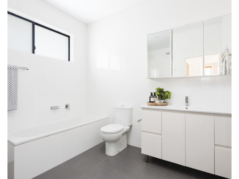 36 Forbes Crescent, Engadine NSW 2233