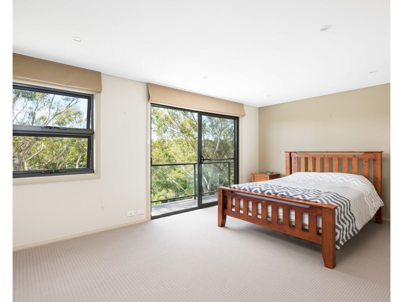 11 Tenth Avenue, Oyster Bay NSW 2225