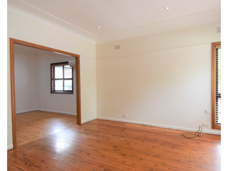 61 The Grand Parade, Sutherland NSW 2232