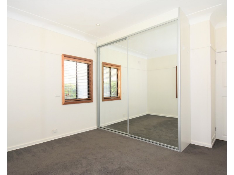 61 The Grand Parade, Sutherland NSW 2232