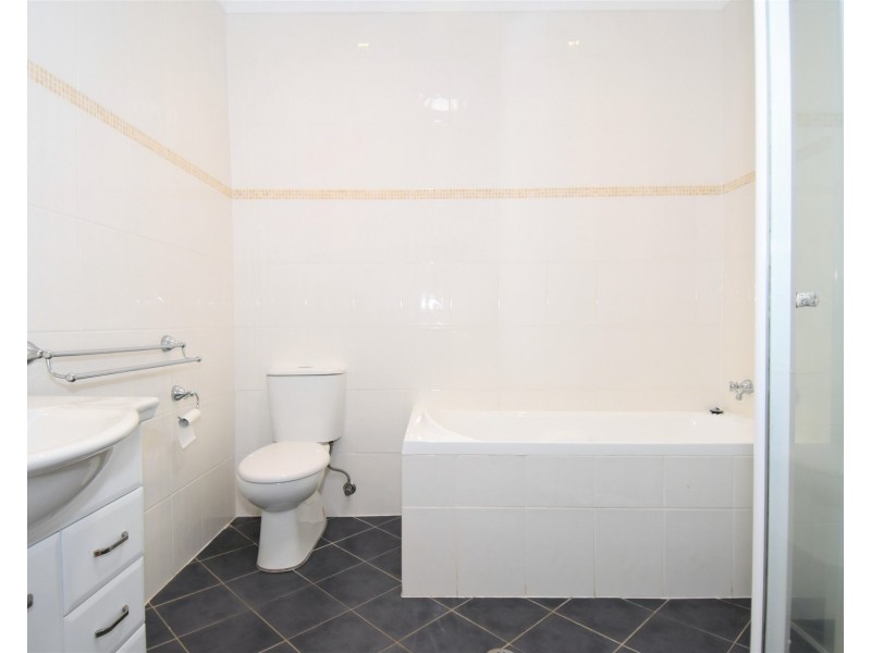 61 The Grand Parade, Sutherland NSW 2232