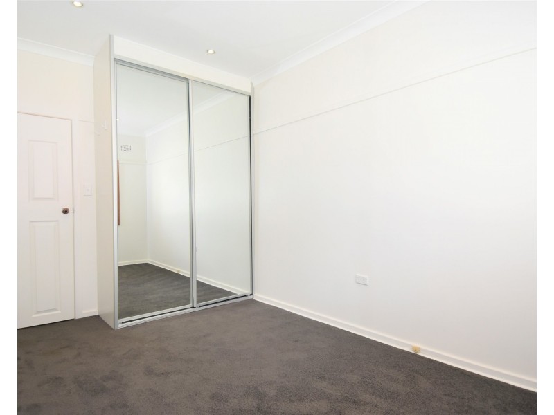 61 The Grand Parade, Sutherland NSW 2232