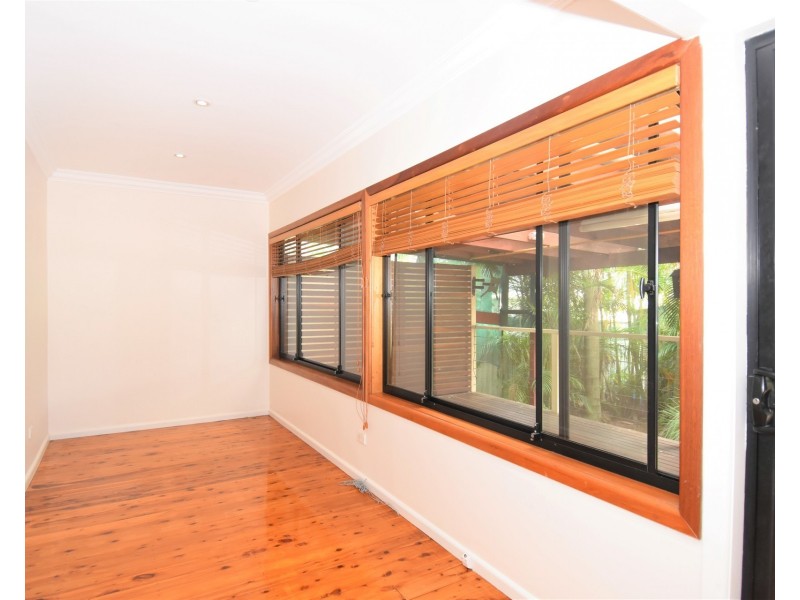 61 The Grand Parade, Sutherland NSW 2232