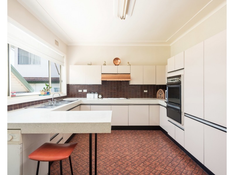 51 Leonay Street, Sutherland NSW 2232