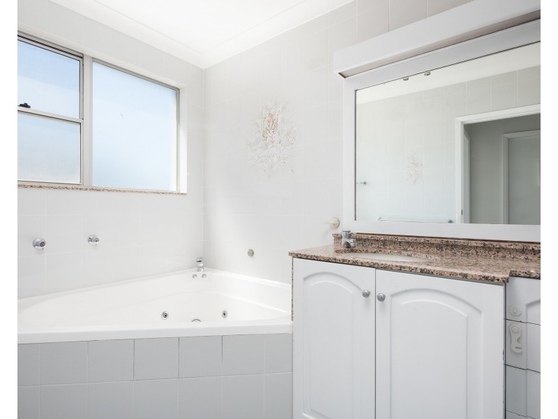 17 Struen Marie Street, Kareela NSW 2232