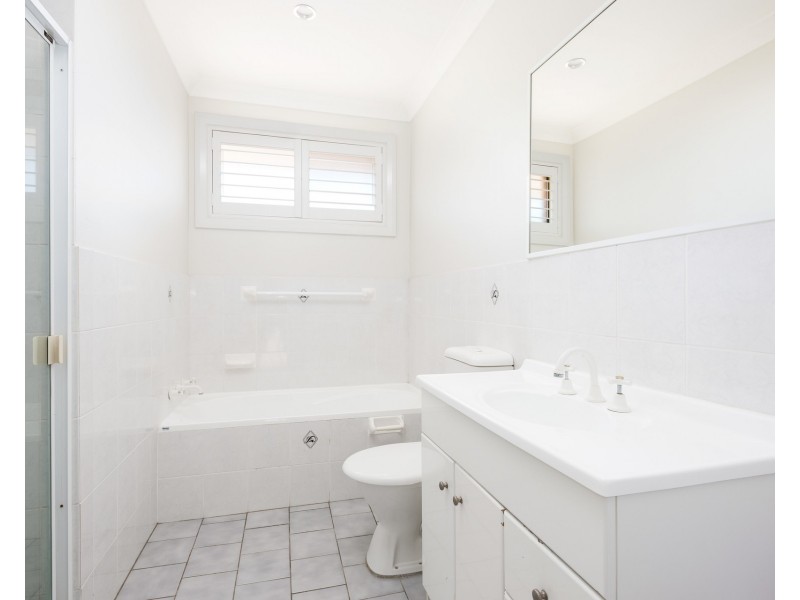 2/15 Foch Avenue, Gymea NSW 2227