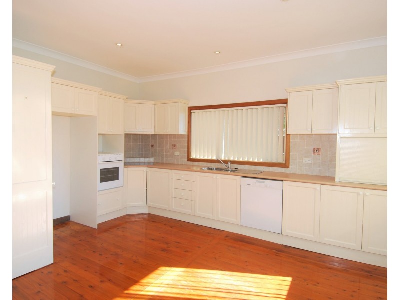 100 Wolger Street, Como NSW 2226