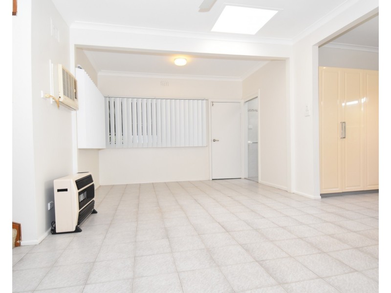 52 Girraween Avenue, Como NSW 2226