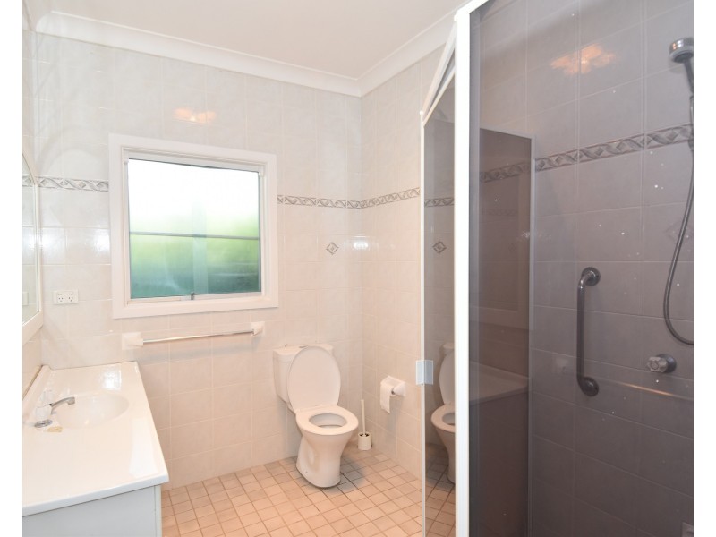 52 Girraween Avenue, Como NSW 2226