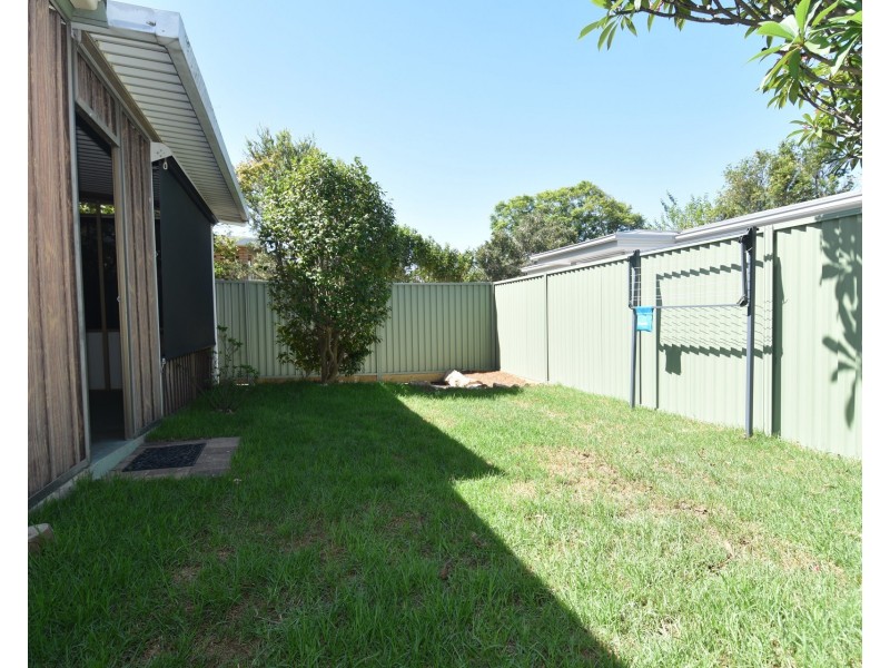 52 Girraween Avenue, Como NSW 2226