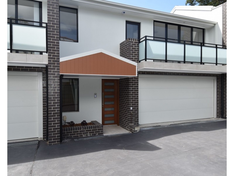 2/112 Railway Crescent, Jannali NSW 2226