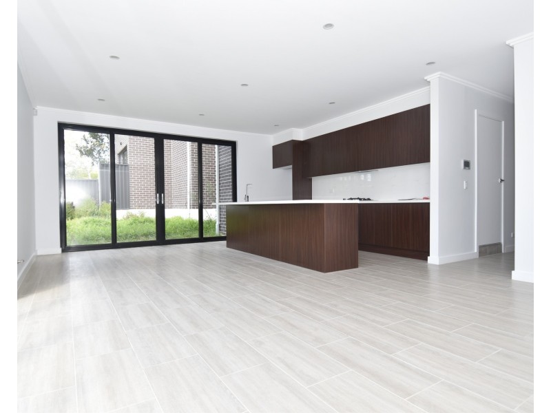 2/112 Railway Crescent, Jannali NSW 2226