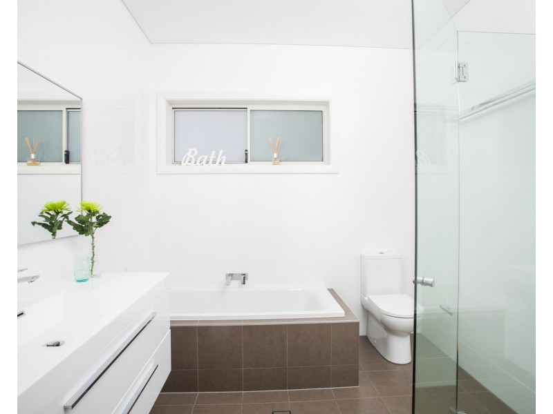 1 Sixth Avenue, Loftus NSW 2232