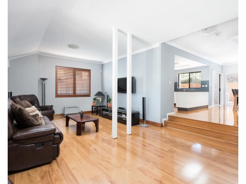 73 Glencoe Street, Sutherland NSW 2232