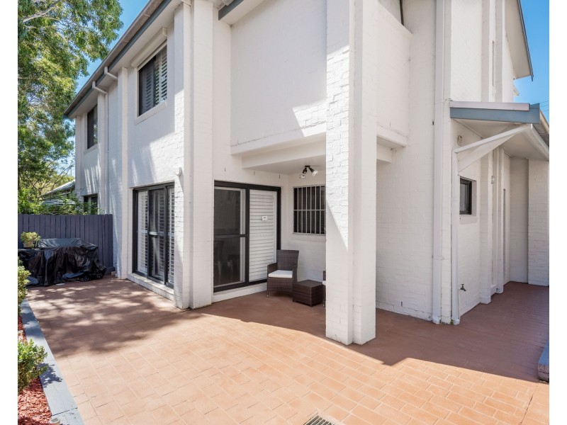 73 Glencoe Street, Sutherland NSW 2232