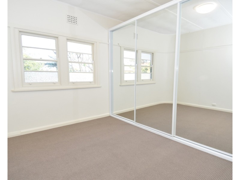 8 Auburn Street, Sutherland NSW 2232