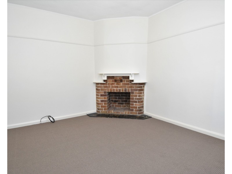 8 Auburn Street, Sutherland NSW 2232