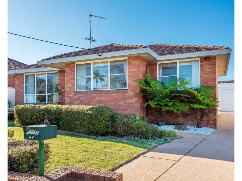 15 Garnet Road, Miranda NSW 2228