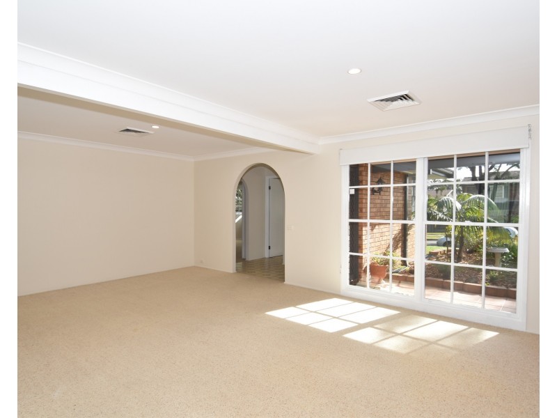 1 Dubbo Place, Bangor NSW 2234