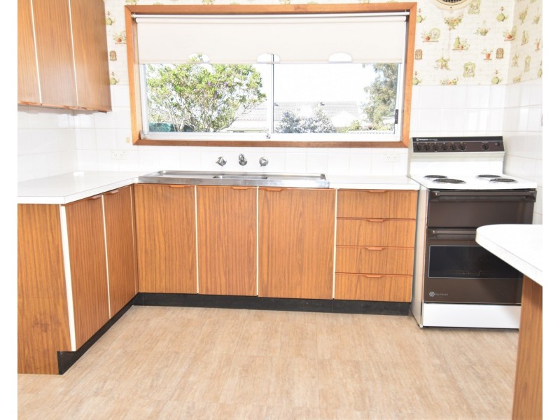 6 Avery Avenue, Kirrawee NSW 2232