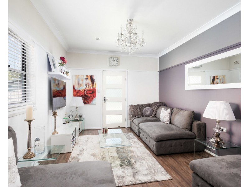 17 Moona Road, Kirrawee NSW 2232