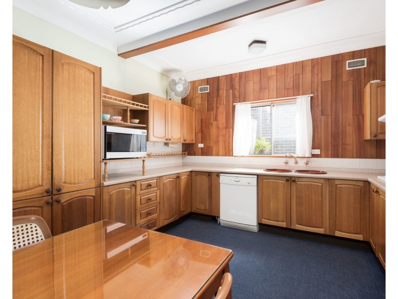 162 Acacia Road, Kirrawee NSW 2232