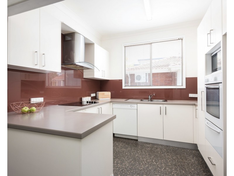 27 Leonay Street, Sutherland NSW 2232