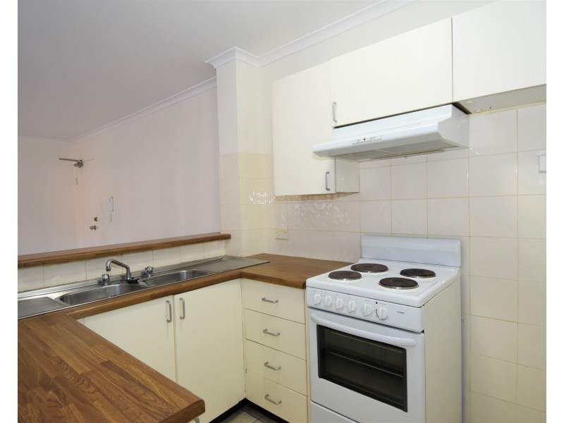 8/125 Oak Road, Kirrawee NSW 2232