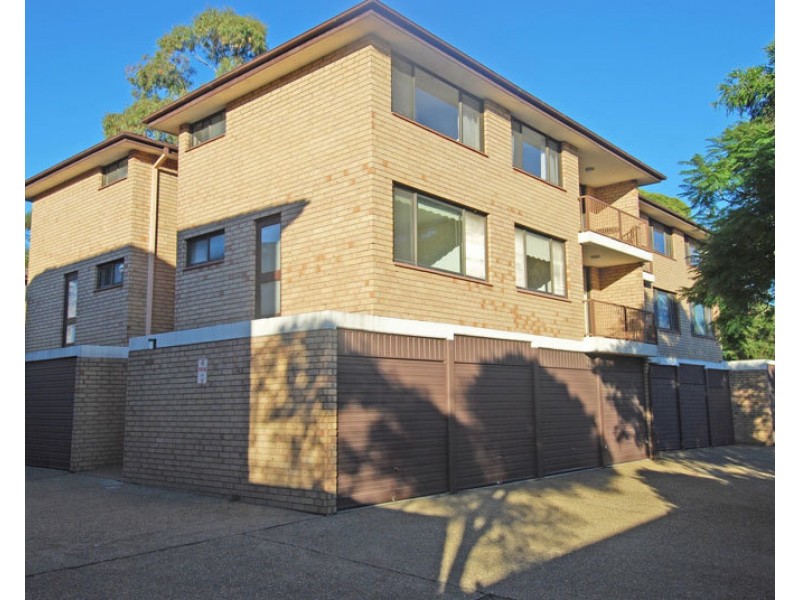 8/125 Oak Road, Kirrawee NSW 2232