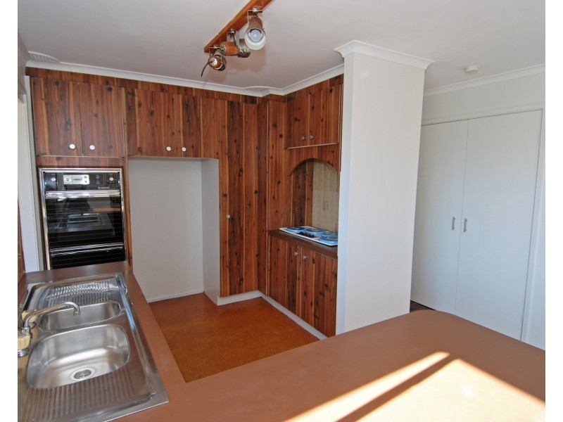 22 Valley View Crescent, Engadine NSW 2233