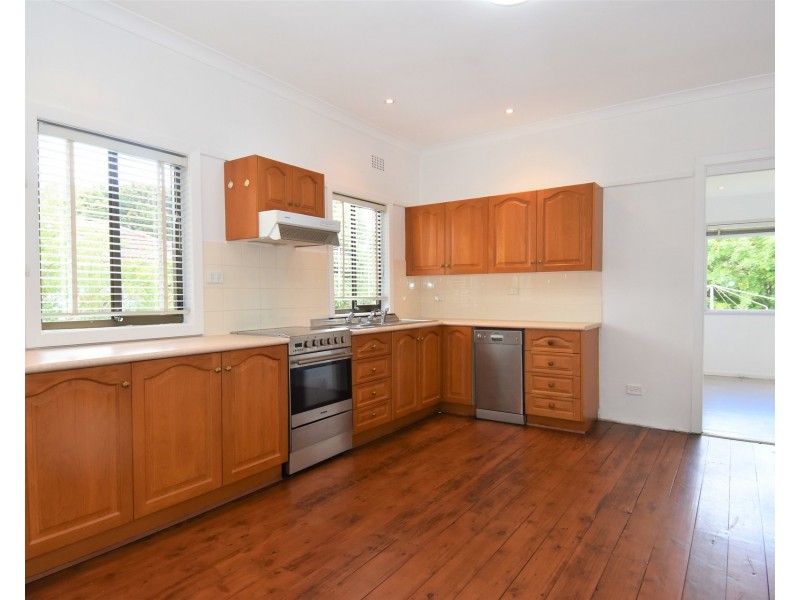 38 Oakwood Street, Sutherland NSW 2232