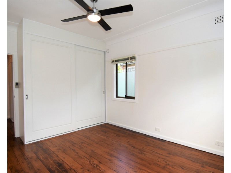 38 Oakwood Street, Sutherland NSW 2232