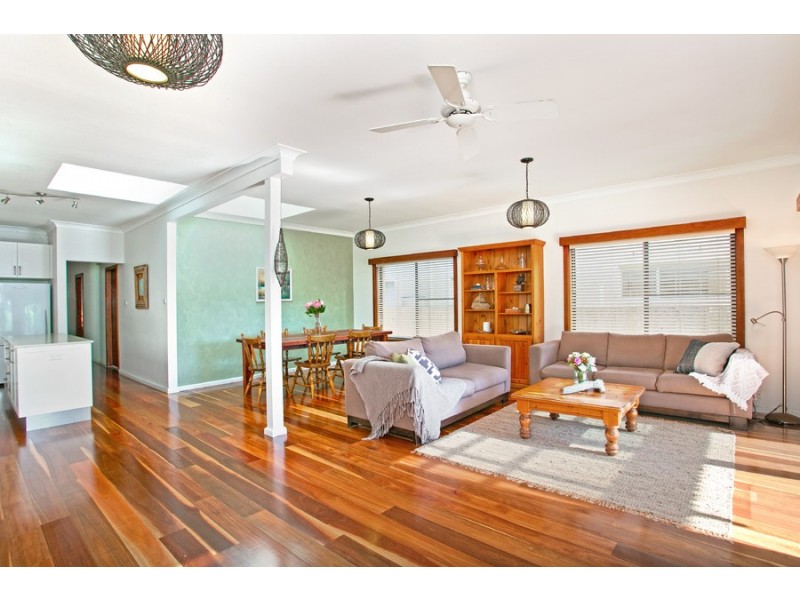 23 Spring Road, North Curl Curl NSW 2099