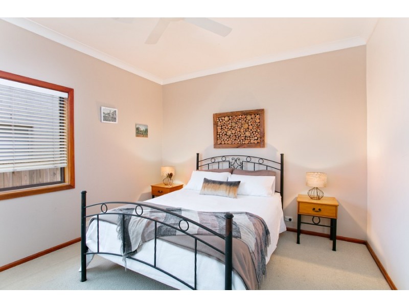 23 Spring Road, North Curl Curl NSW 2099