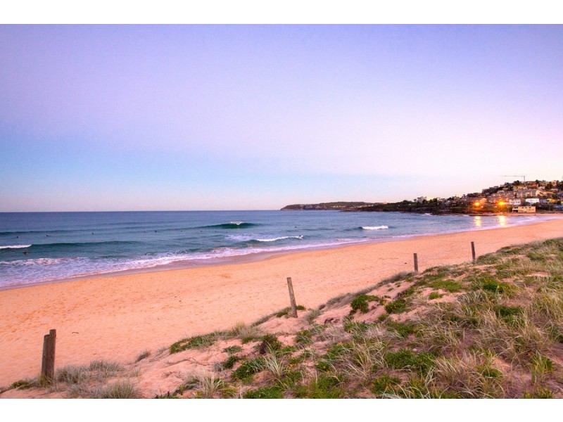 23 Spring Road, North Curl Curl NSW 2099