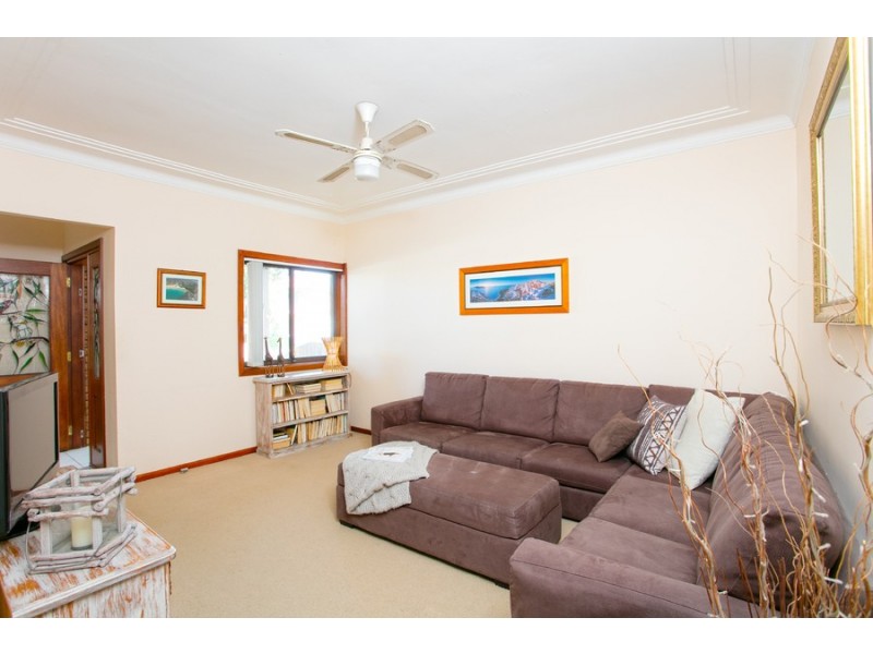 23 Spring Road, North Curl Curl NSW 2099