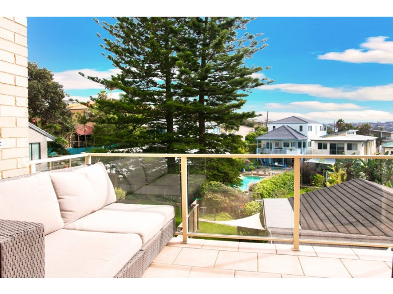 6/62 Carrington Parade, Curl Curl NSW 2096