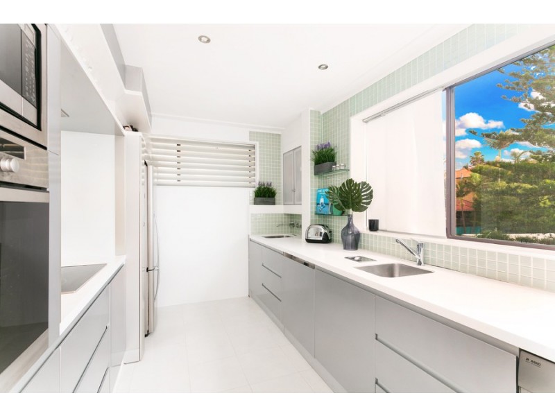 6/62 Carrington Parade, Curl Curl NSW 2096