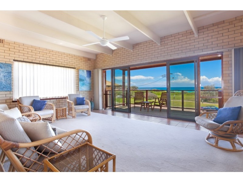 78 Carrington Parade, Curl Curl NSW 2096