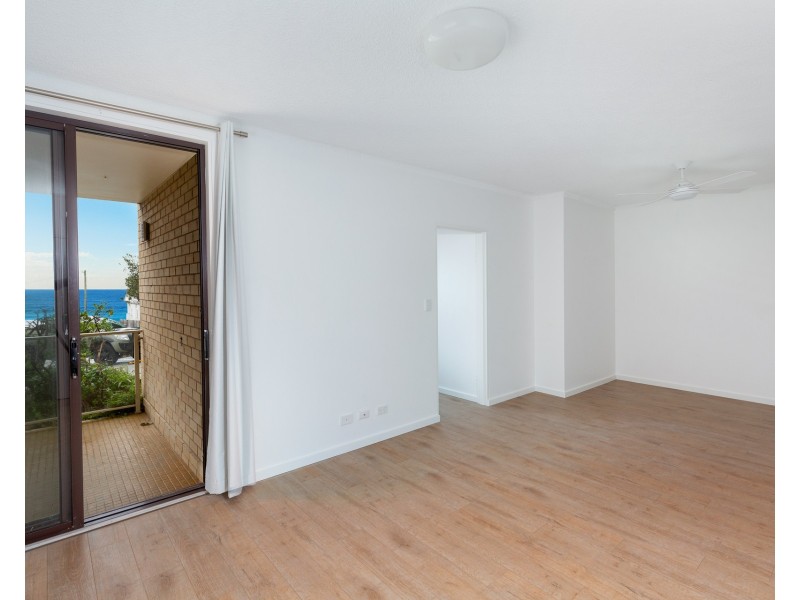 1/62 Carrington Parade, Curl Curl NSW 2096