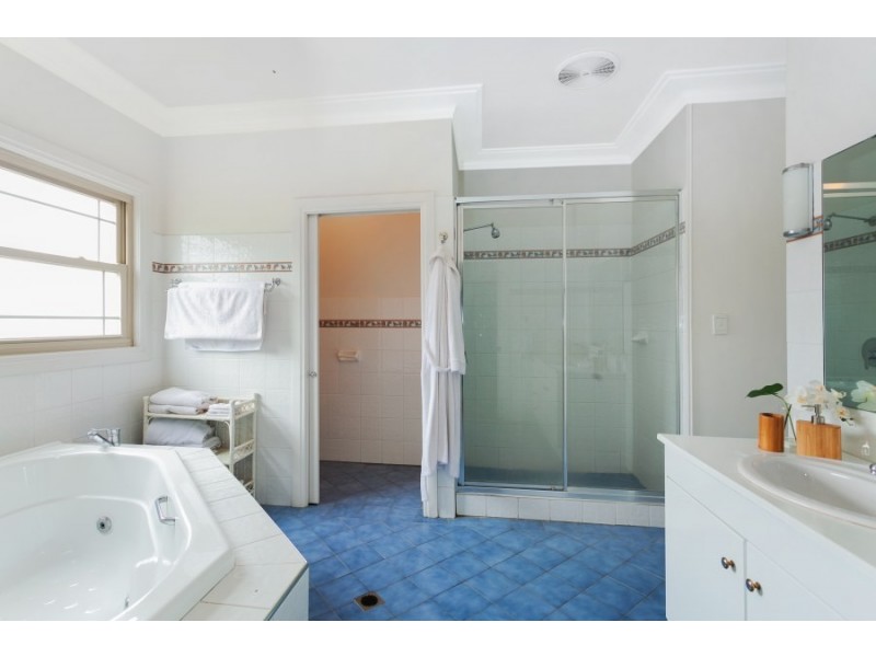 110 Abbott Road, North Curl Curl NSW 2099