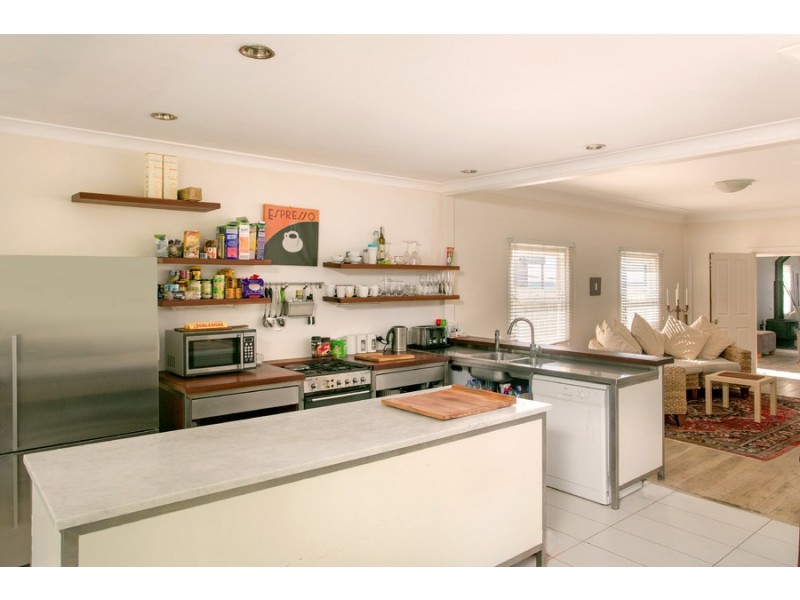 60 Carrington Parade, Curl Curl NSW 2096