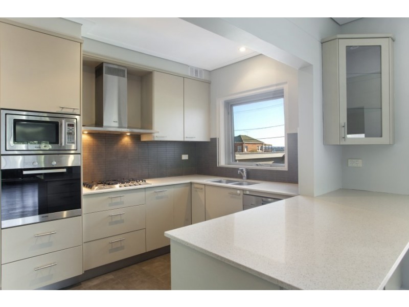 1/2 Highview Avenue, Queenscliff NSW 2096