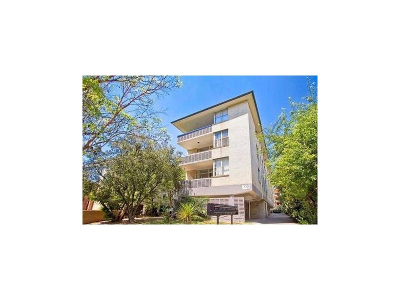 2/103 Oaks Avenue, Dee Why NSW 2099