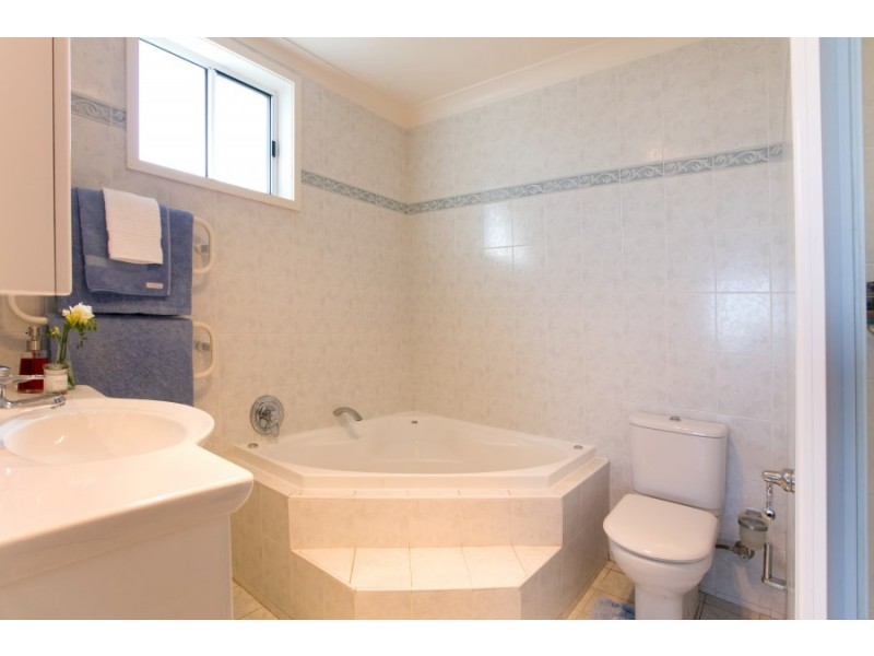 32 Headland Road, North Curl Curl NSW 2099